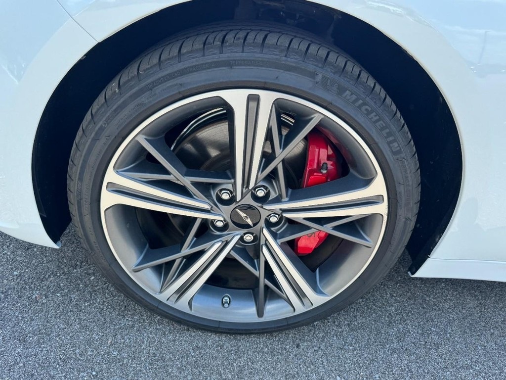 2025 Genesis G70 2.5T Sport Prestige photo 7