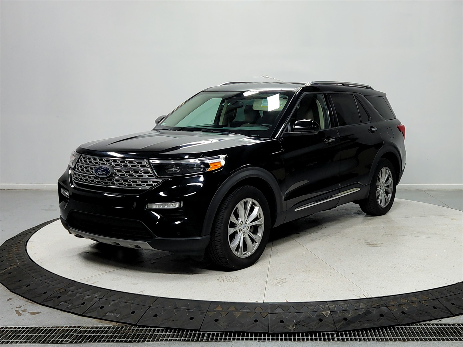 2023 Ford Explorer Limited photo 3