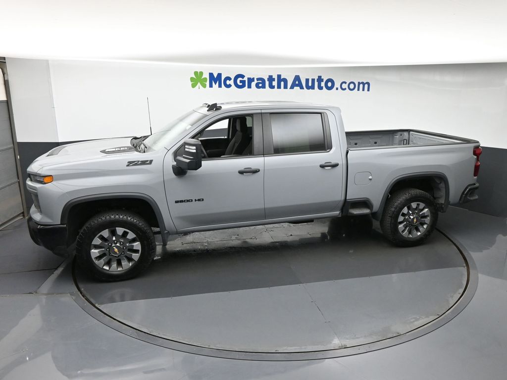 2024 Chevrolet Silverado 2500HD Custom photo 14