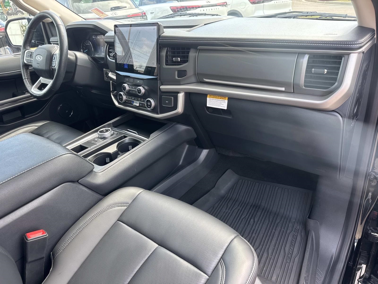 2023 Ford Expedition XLT photo 12