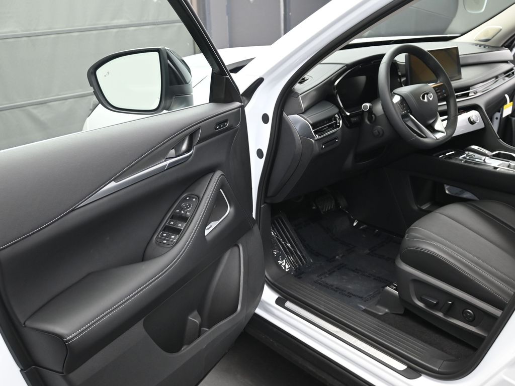 2026 Infiniti QX60 Luxe photo 14