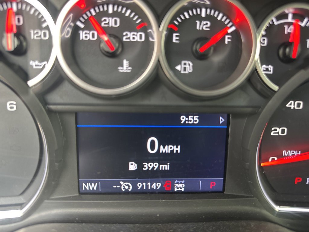 2020 Chevrolet Silverado 1500 LT photo 2