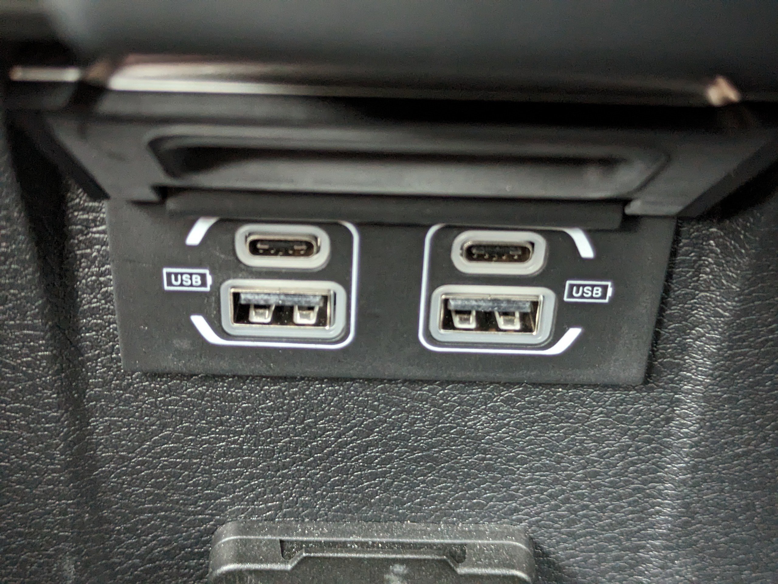 2023 Jeep Wrangler Sahara 4xe photo 19