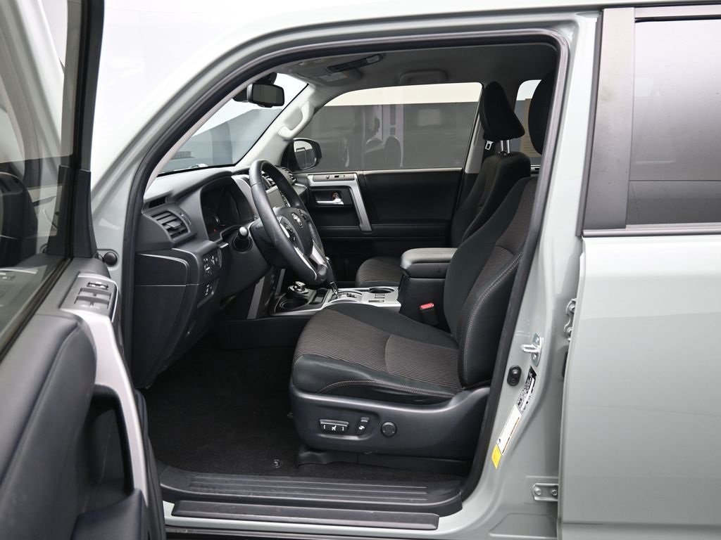 2022 Toyota 4Runner SR5 Trail photo 8