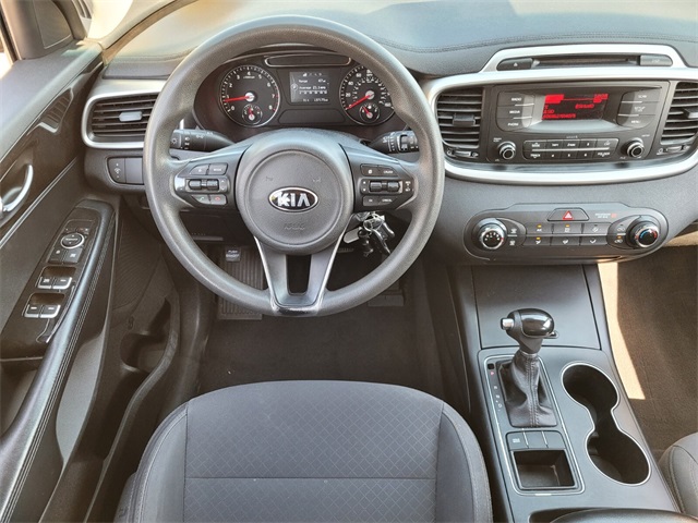 2016 Kia Sorento L photo 11