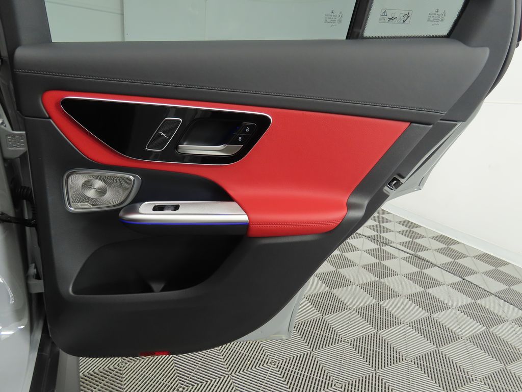 2025 Mercedes Benz GLC 300 photo 27