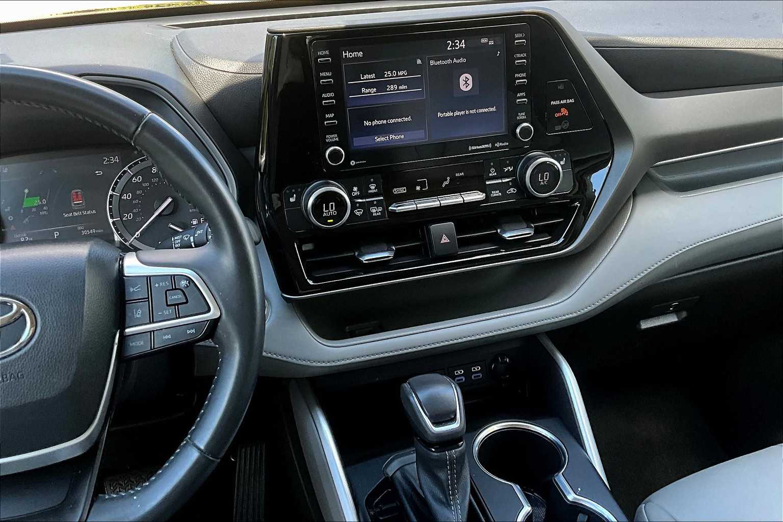 2022 Toyota Highlander XLE photo 6