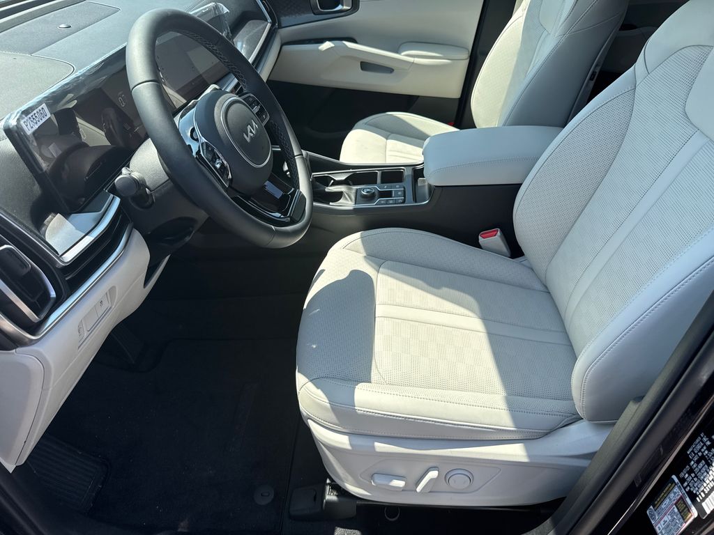 2025 Kia Sorento S photo 9