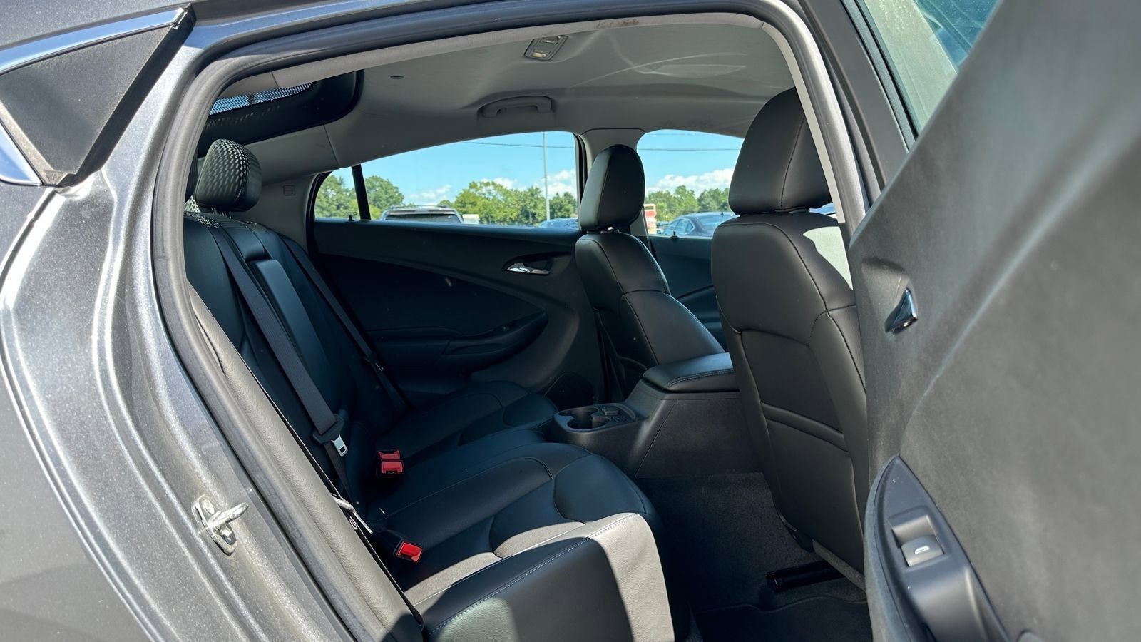 2018 Chevrolet Volt Premier photo 29