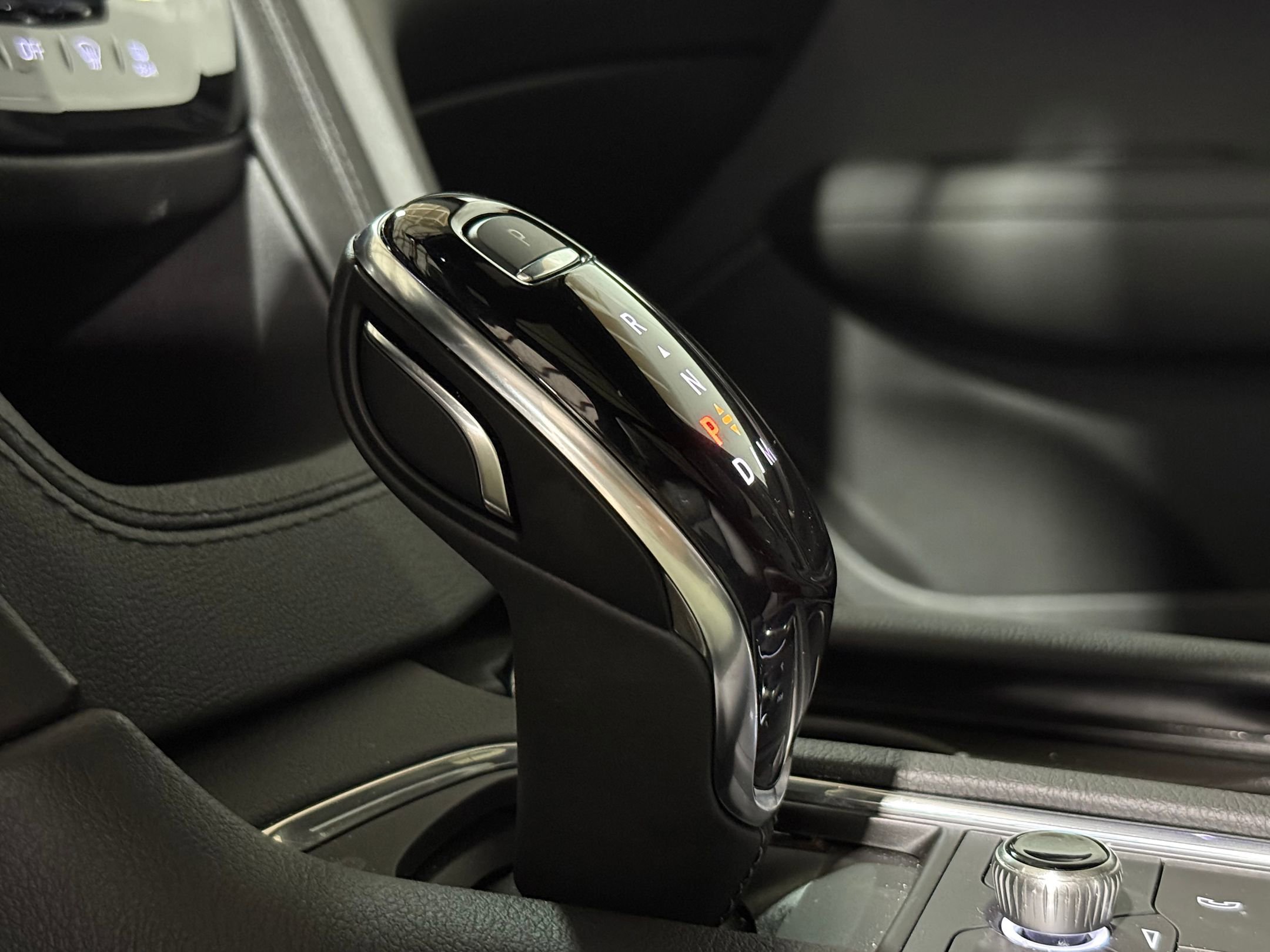 2025 Cadillac XT6 Luxury photo 29