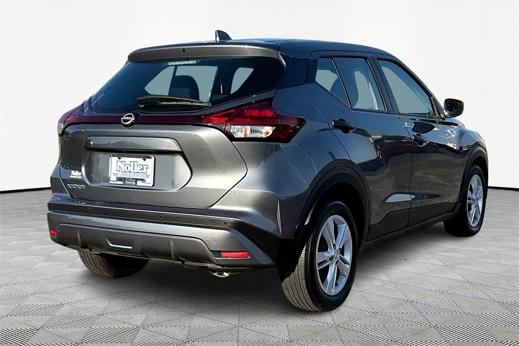 Used 2023 Nissan Kicks S with VIN 3N1CP5BV4PL548405 for sale in Kansas City