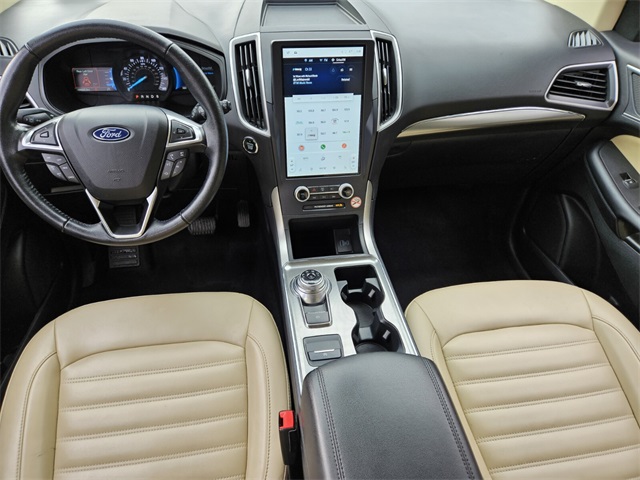 2022 Ford Edge SEL photo 7