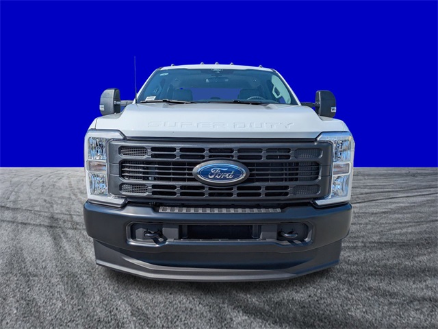 2026 Ford F-350 photo 9