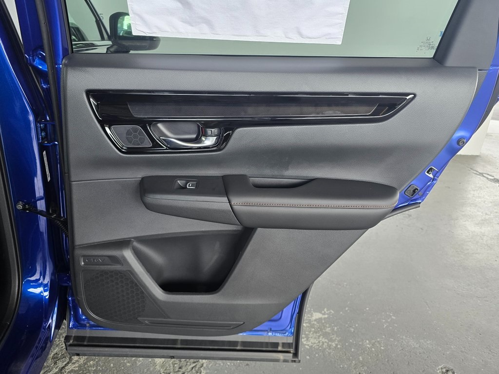 2025 Honda CR-V Hybrid Sport Touring photo 31