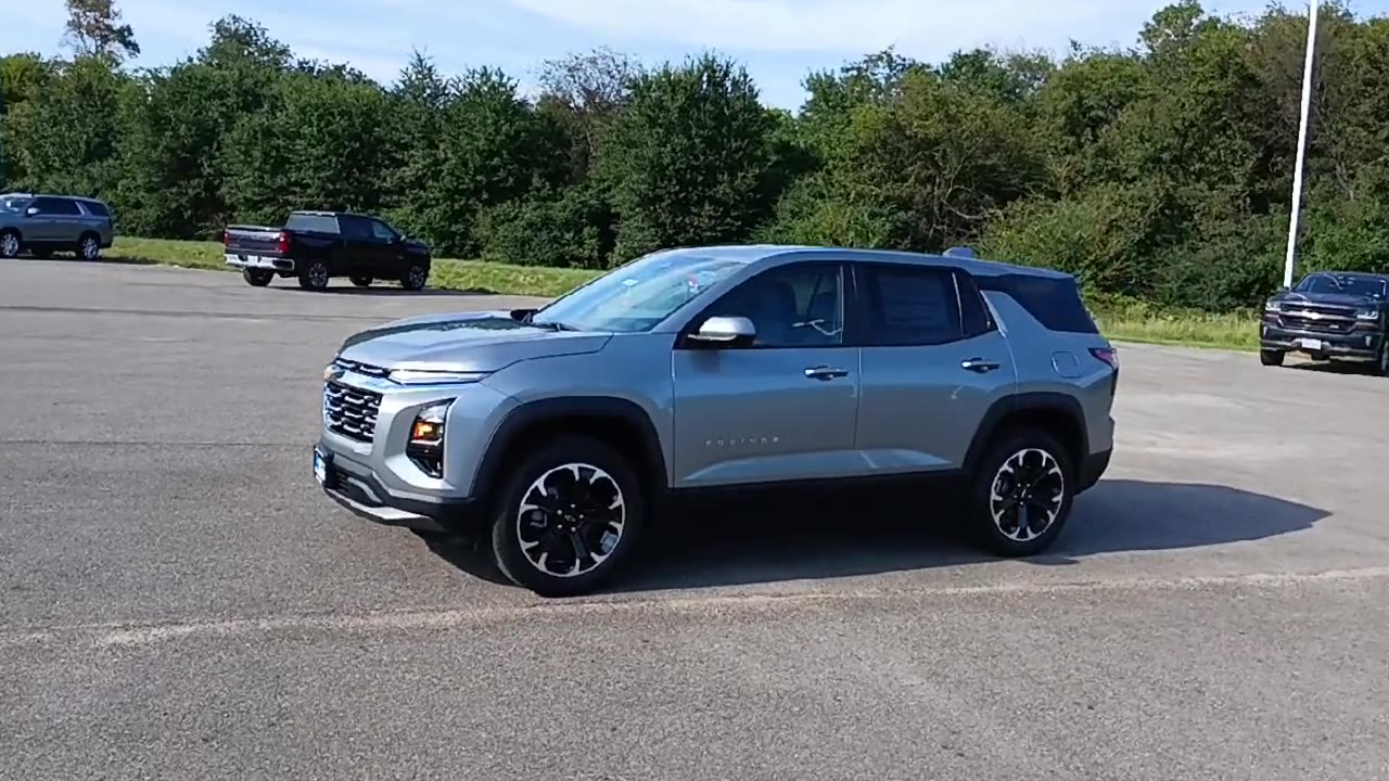 2026 Chevrolet Equinox LT photo 4