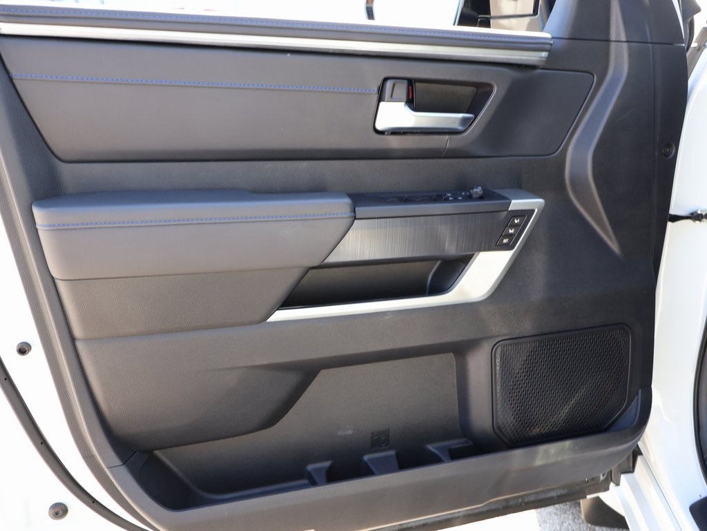 2025 Toyota Sequoia Platinum photo 21