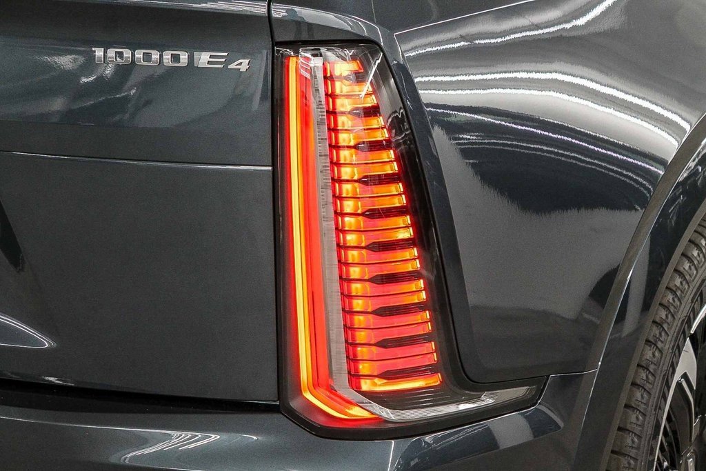 2025 Cadillac Escalade IQ Sport photo 4