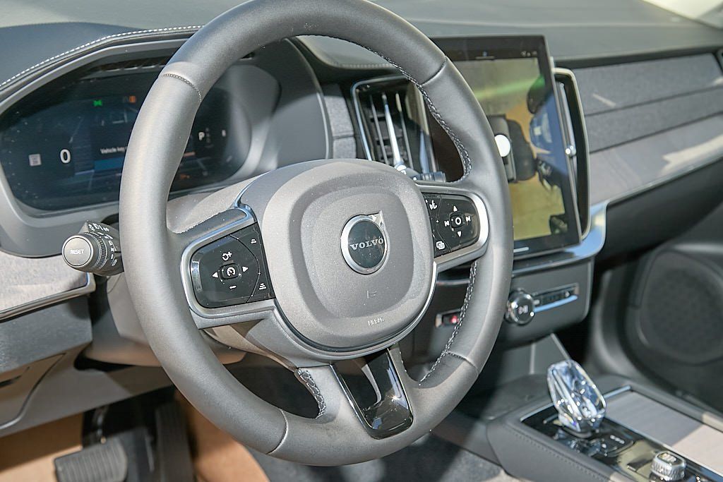 2026 VOLVO XC90 - Image 12