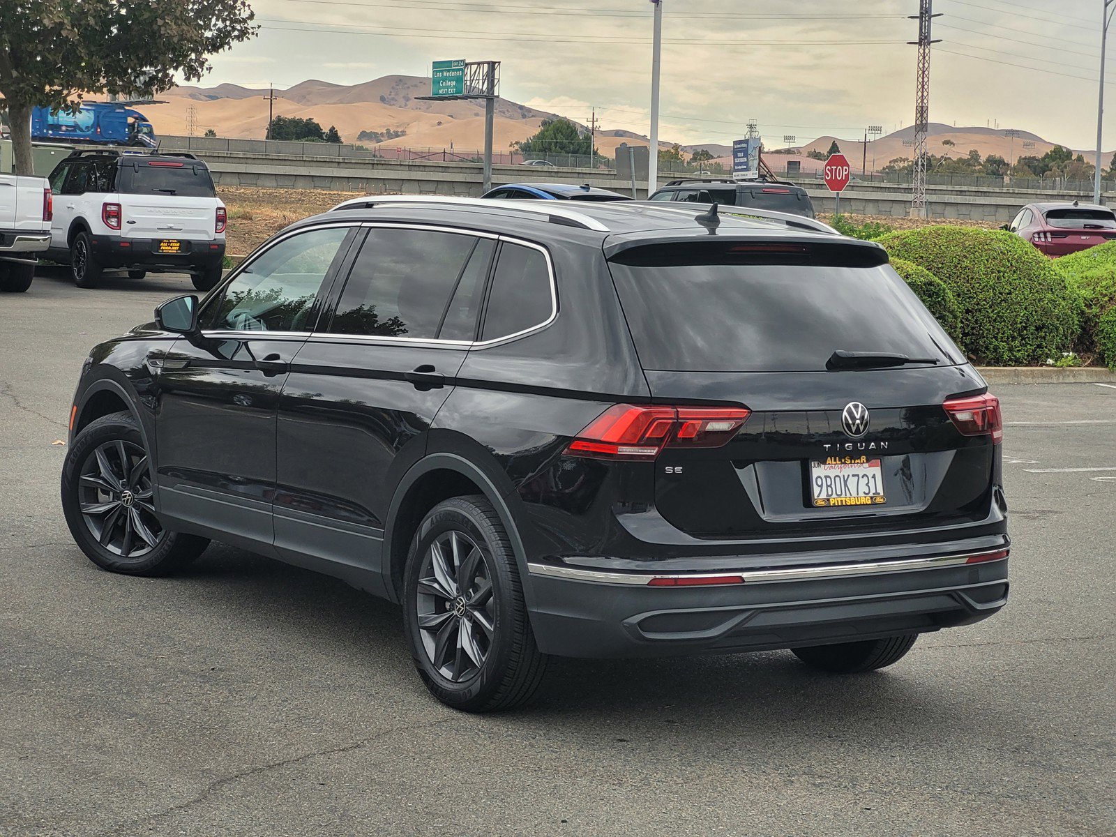 2022 Volkswagen Tiguan SE photo 5