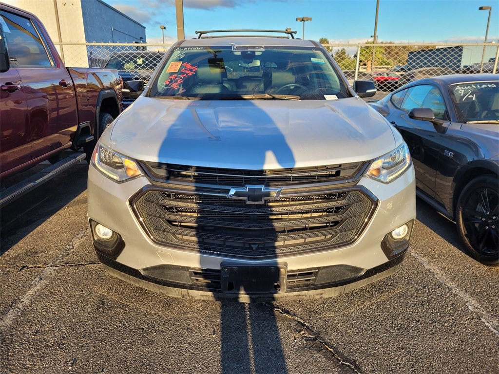 2021 Chevrolet Traverse Premier photo 2