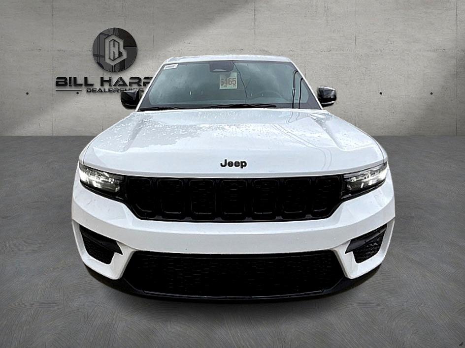 2025 Jeep Grand Cherokee Laredo Altitude photo 2