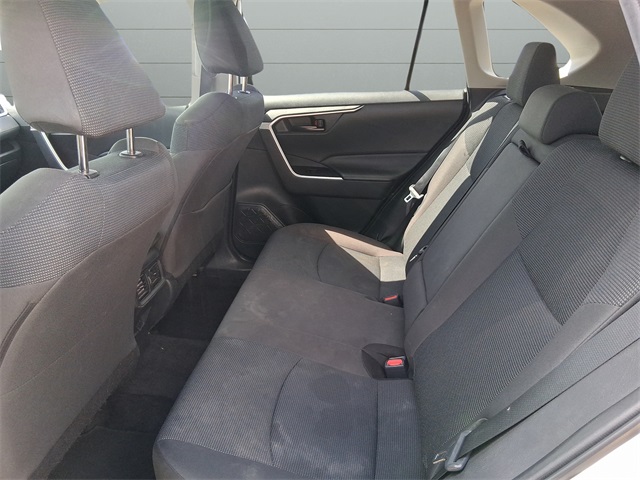 2023 Toyota RAV4 LE photo 12