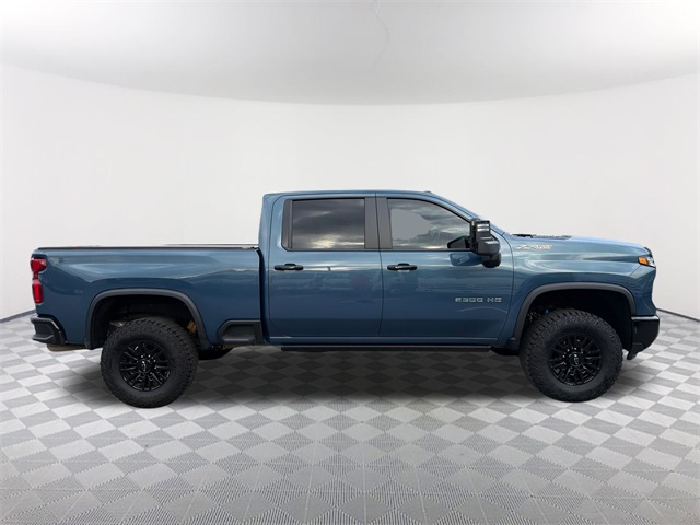 2024 Chevrolet Silverado 2500HD ZR2 photo 4