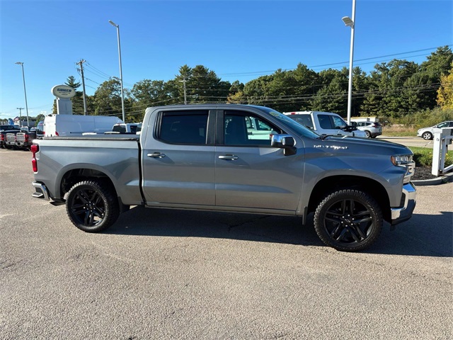 2021 Chevrolet Silverado 1500 LT photo 2
