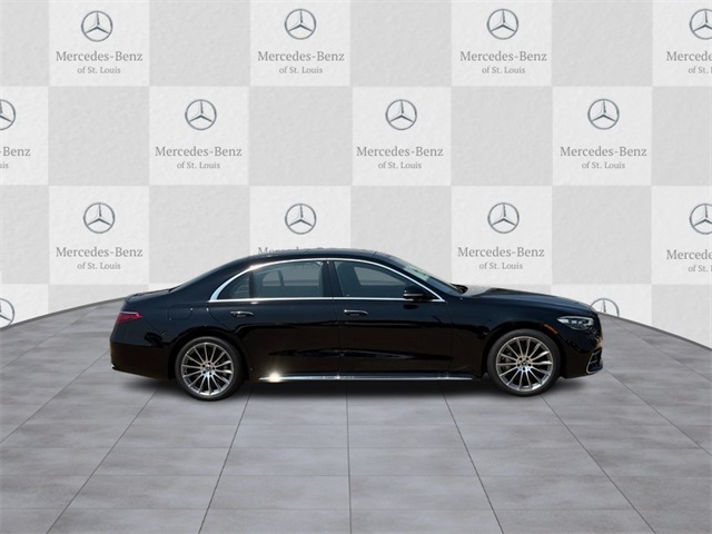 2025 Mercedes Benz S 580 4MATIC photo 2