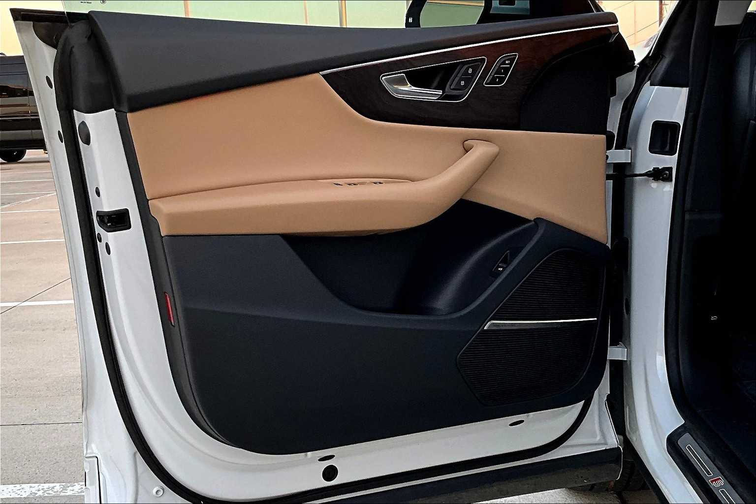2019 Audi Q8 line Prestige photo 16