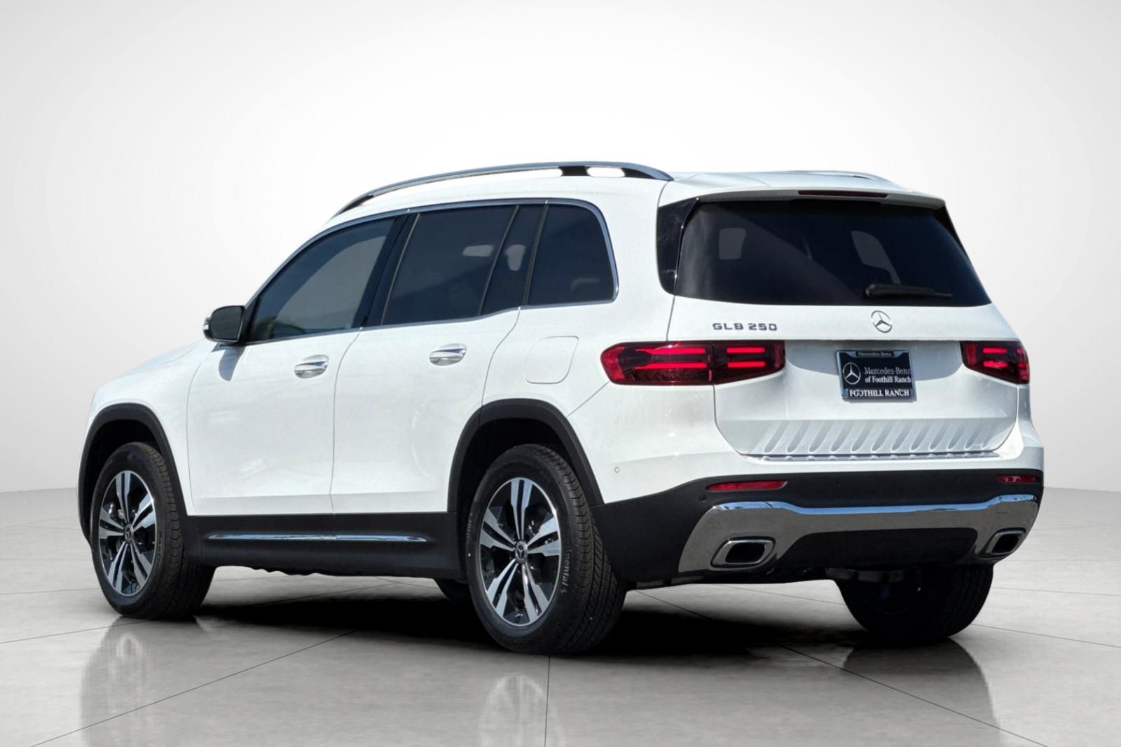 2025 Mercedes Benz GLB 250 photo 11
