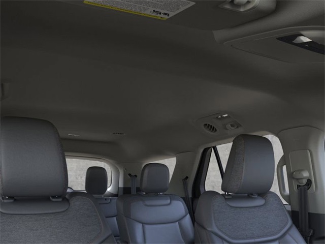 2025 Ford Explorer photo 4
