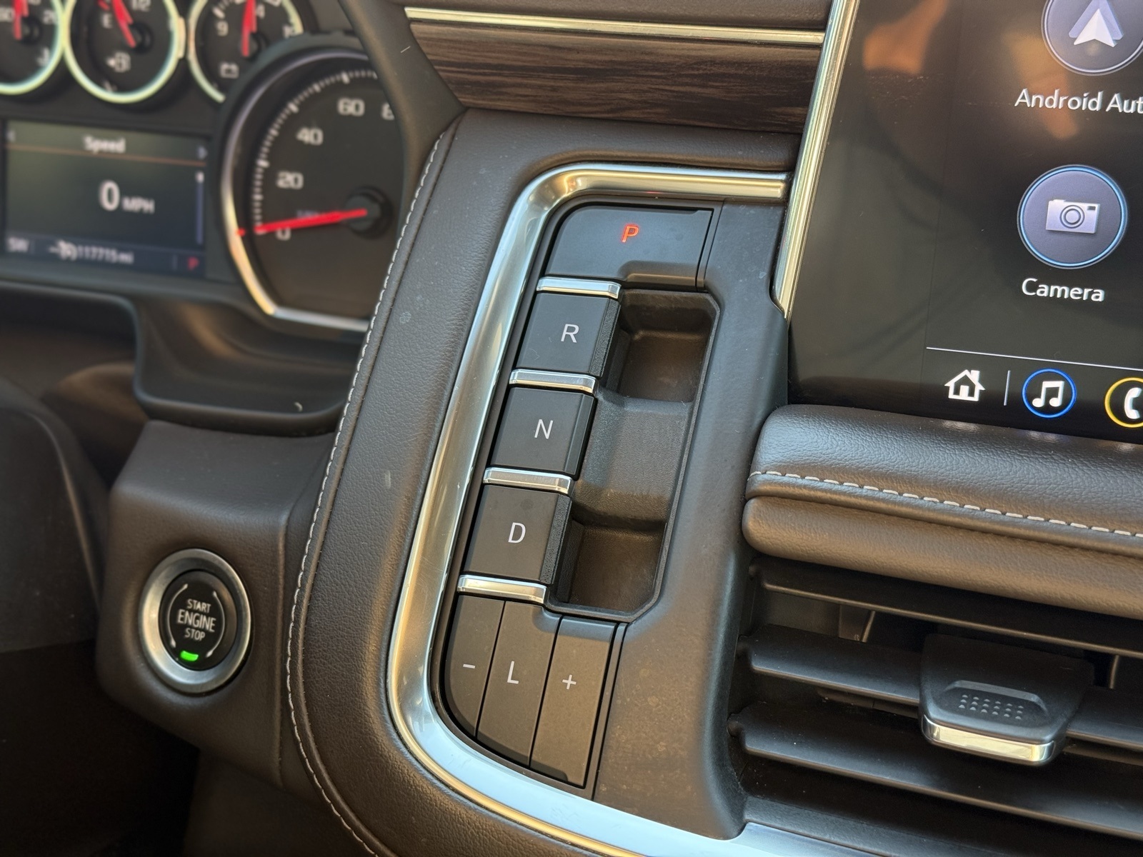2021 Chevrolet Suburban LT photo 20