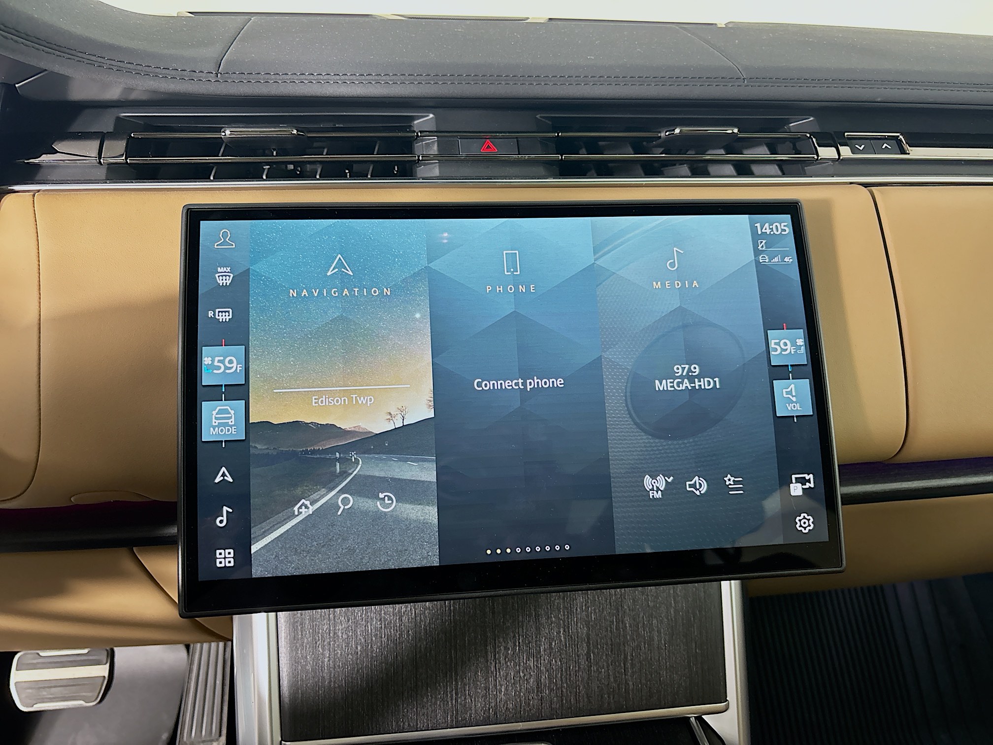 2025 Land Rover Range Rover SE photo 14