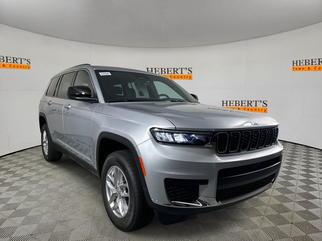 2025 Jeep Grand Cherokee Laredo X photo 3