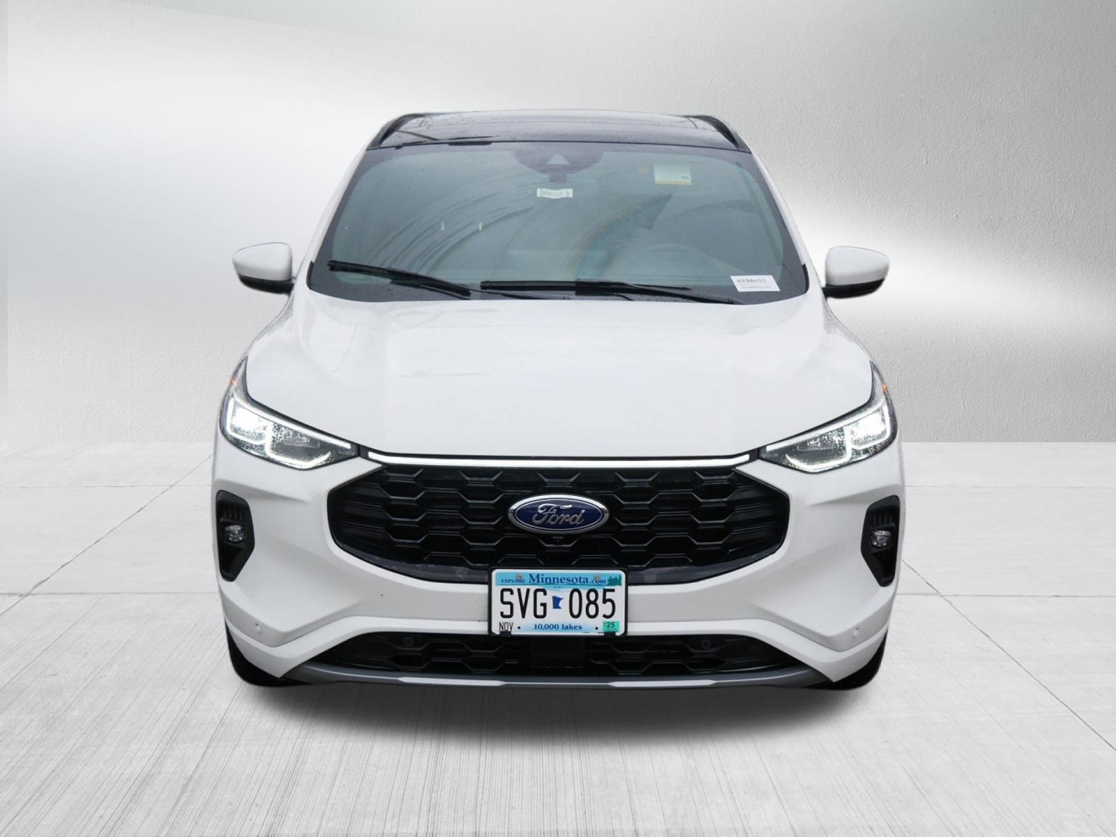 2025 Ford Escape ST-Line Elite photo 2