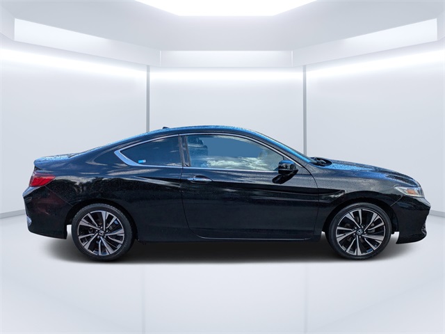2017 Honda Accord EX-L photo 2
