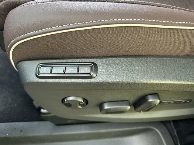 2025 Volkswagen ID. Buzz Pro Plus photo 4