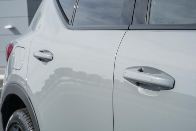 2026 Volvo XC40 photo 15