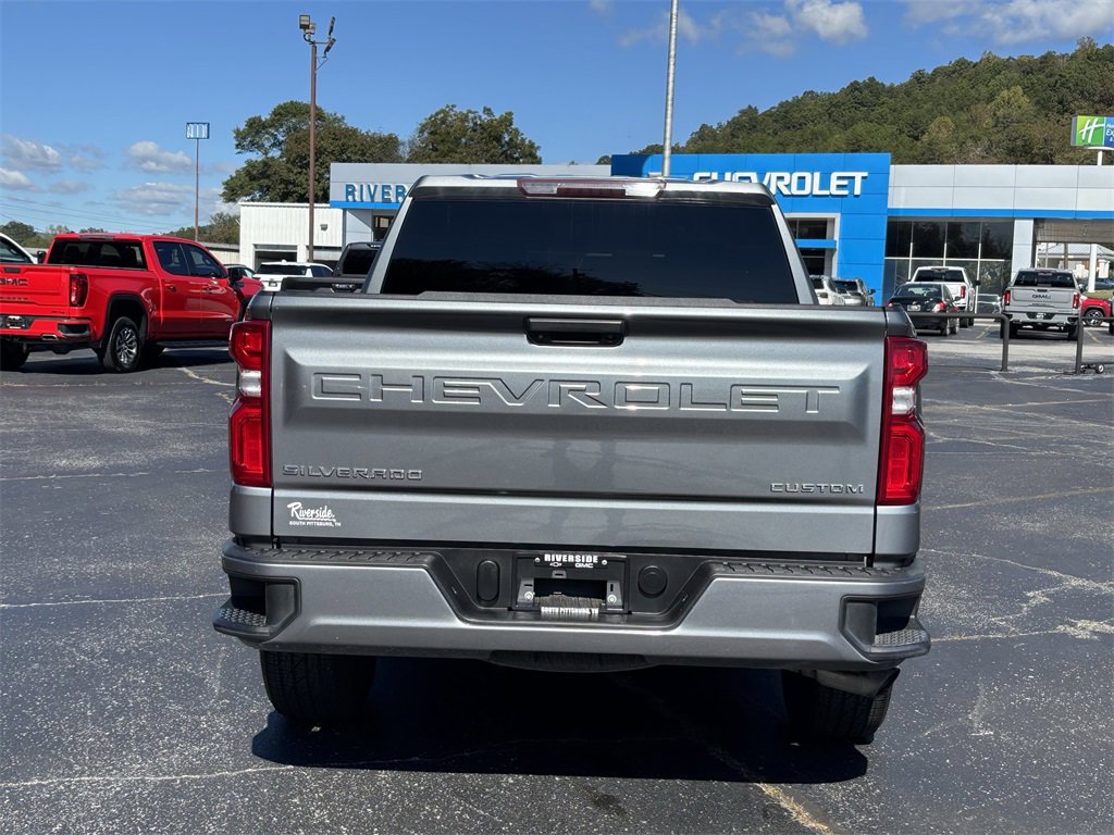 2020 Chevrolet Silverado 1500 Custom photo 3