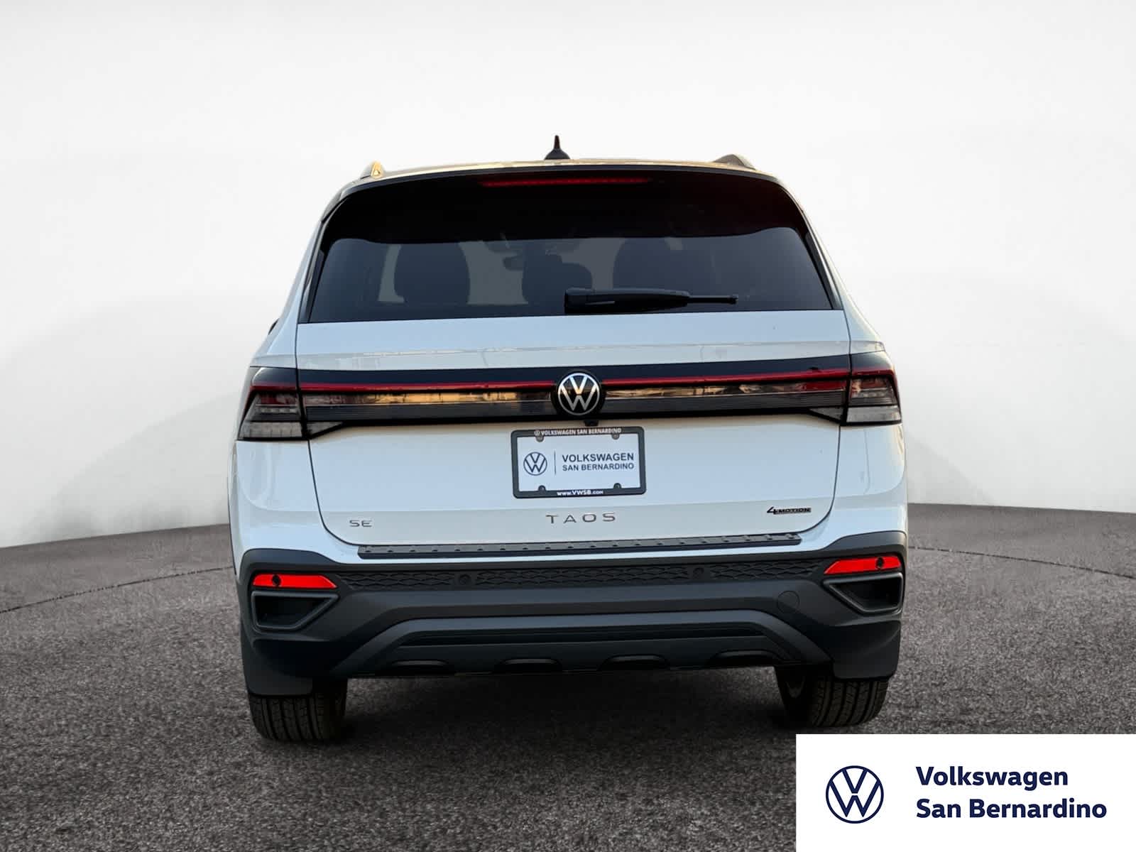 2025 Volkswagen Taos SE photo 4