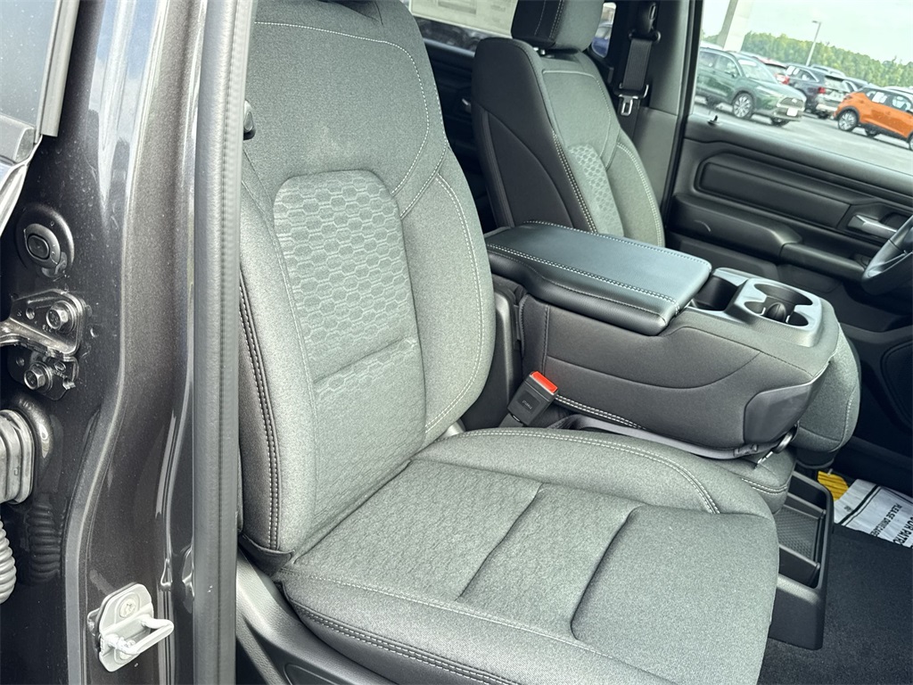 2025 Ram 1500 Tradesman photo 29