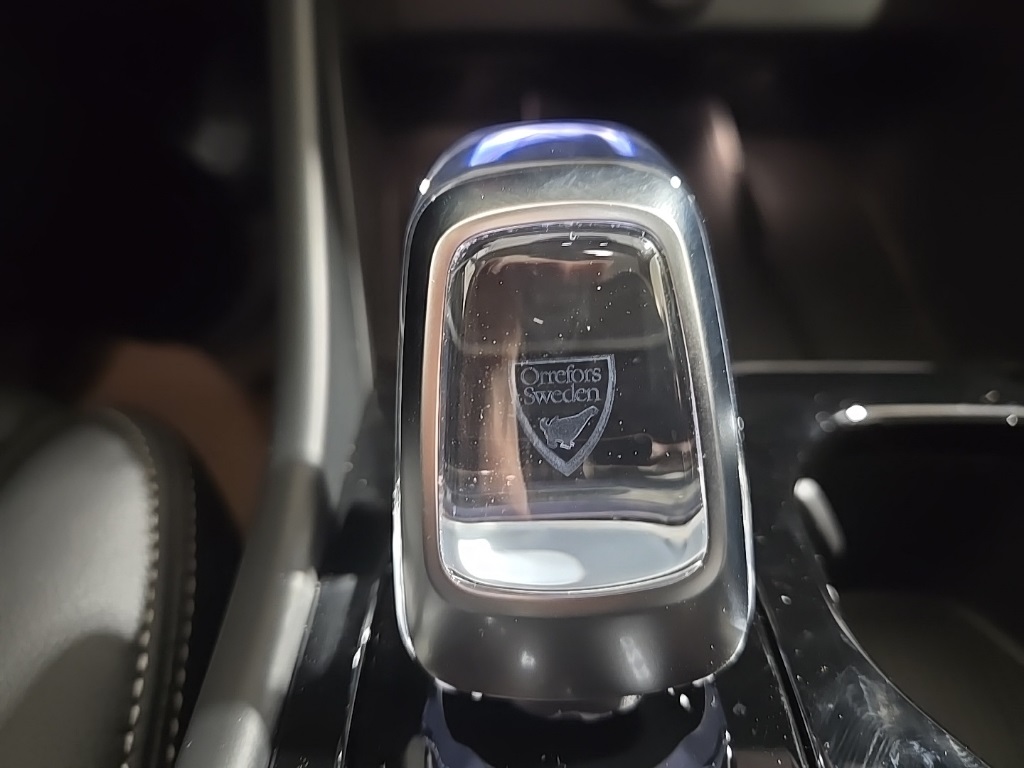 2026 Volvo XC40 Plus photo 14