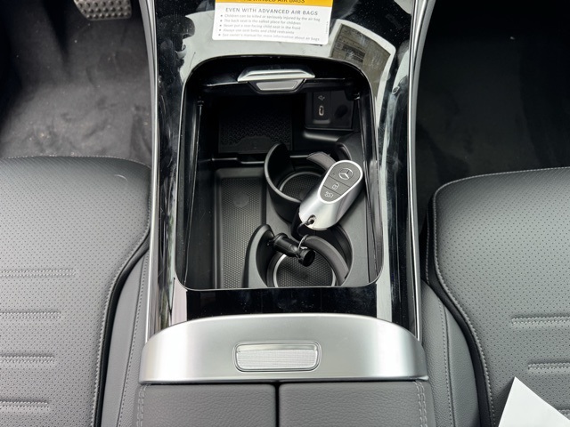 2025 Mercedes Benz GLC 300 4MATIC photo 11