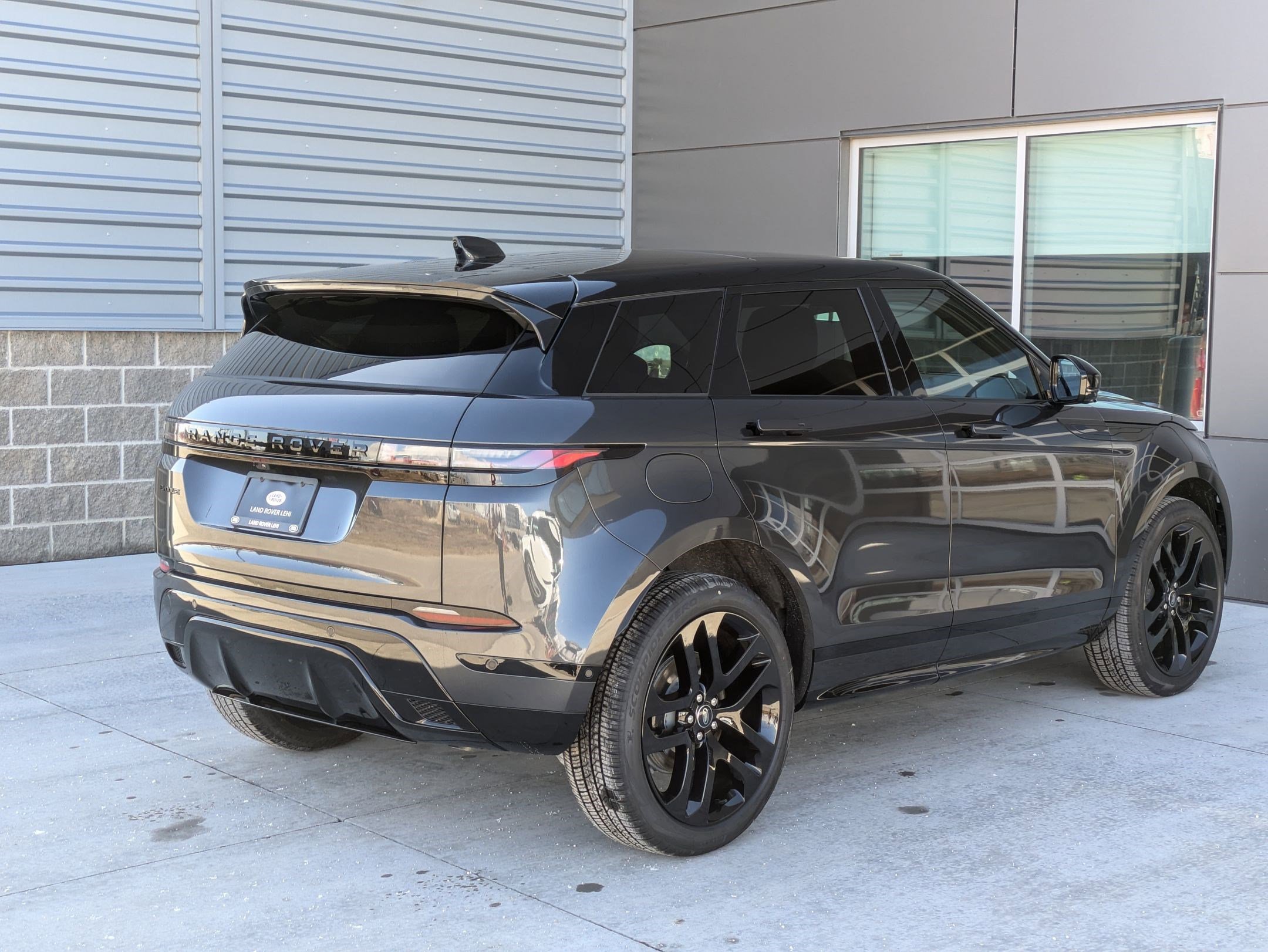 2026 Land Rover Range Rover Evoque Dynamic SE photo 5