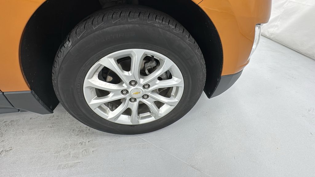 2018 Chevrolet Equinox LS photo 9