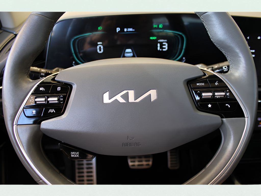 2023 Kia Niro SX Touring photo 24