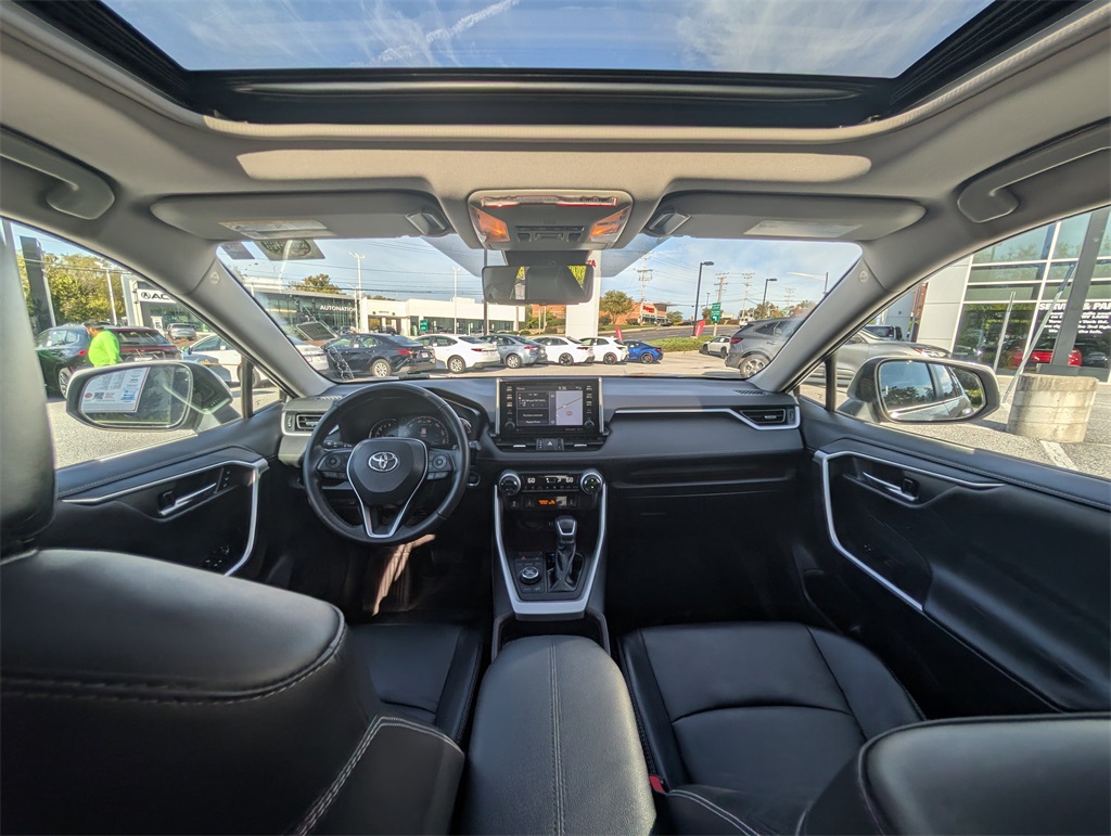2019 Toyota RAV4 Limited photo 3