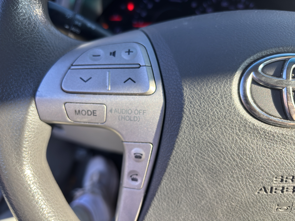 2011 Toyota Camry LE photo 7