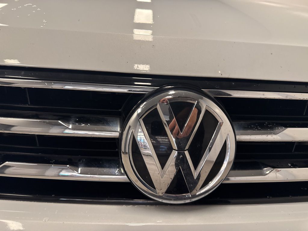 2018 Volkswagen Tiguan S photo 3